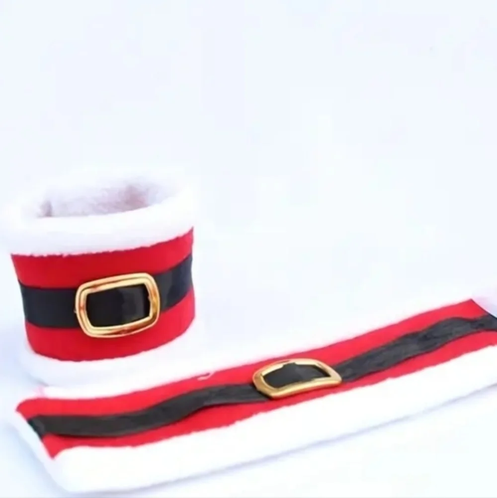 4pcs Christmas Buckle Santa Belt Festive Napkin Holders. NEW NWT.